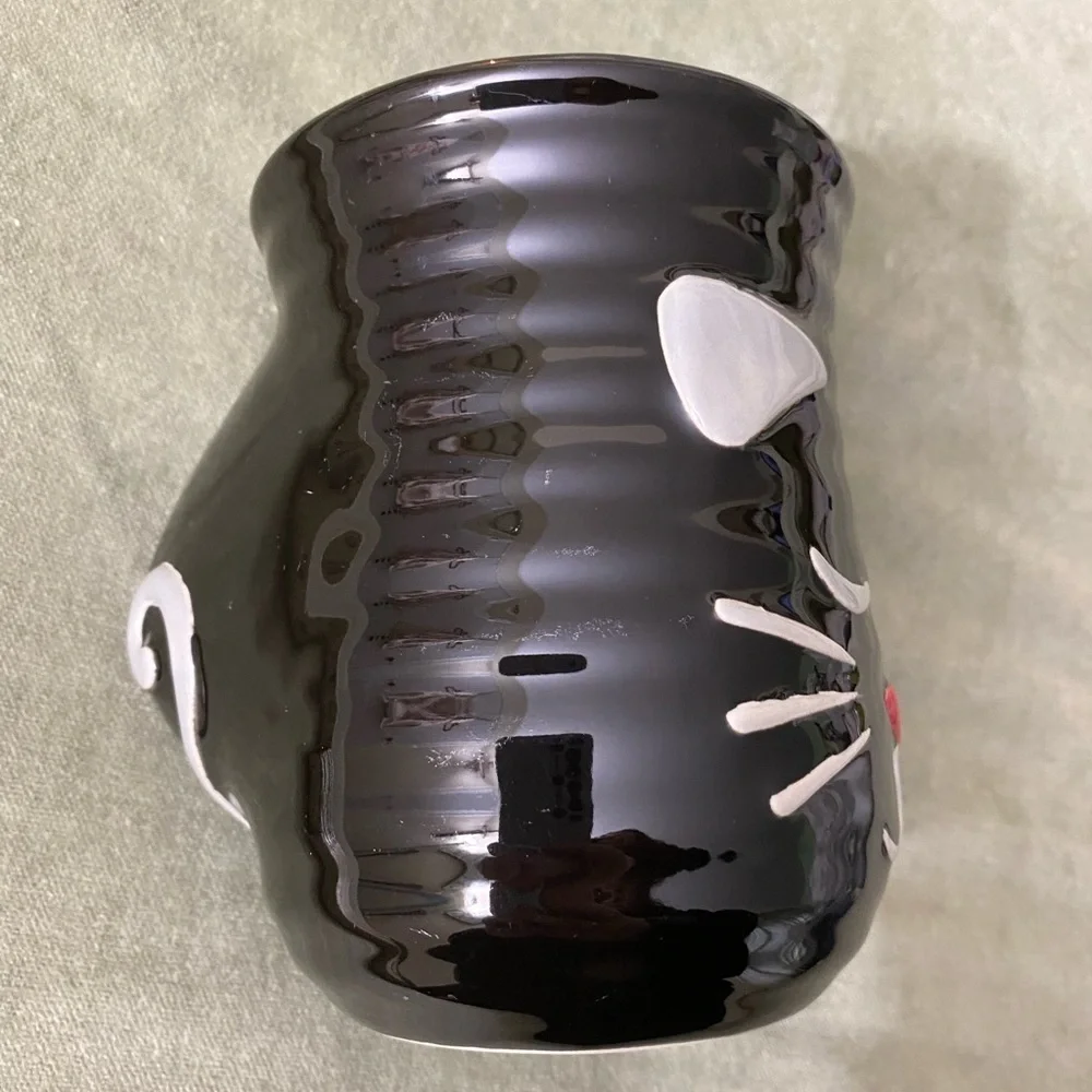 Pottery hand warmer mug black kitty cat face ribbed UBM